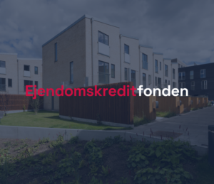 Ejendomskreditfonden over a housing background